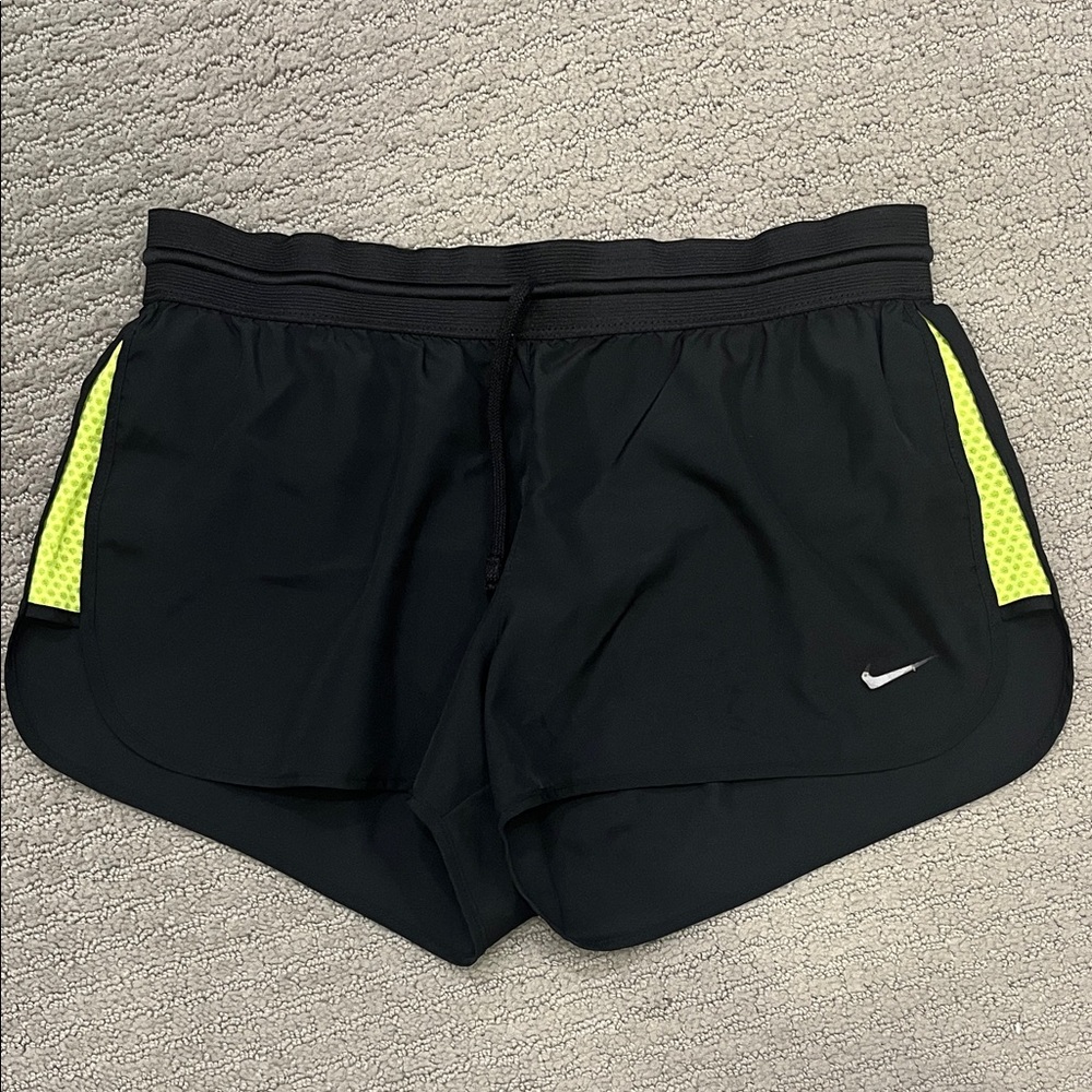 🩷 Nike Women's Athletic Shorts in Black with Yellow Accents